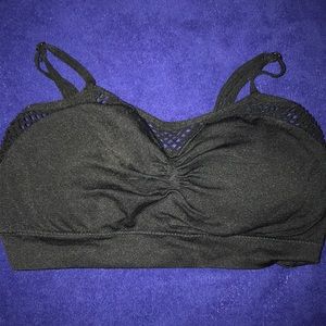 Black sports bra
